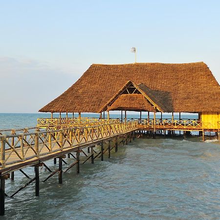 Giraffe Ocean View Hotel ดาร์เอสซาลาม ภายนอก รูปภาพ