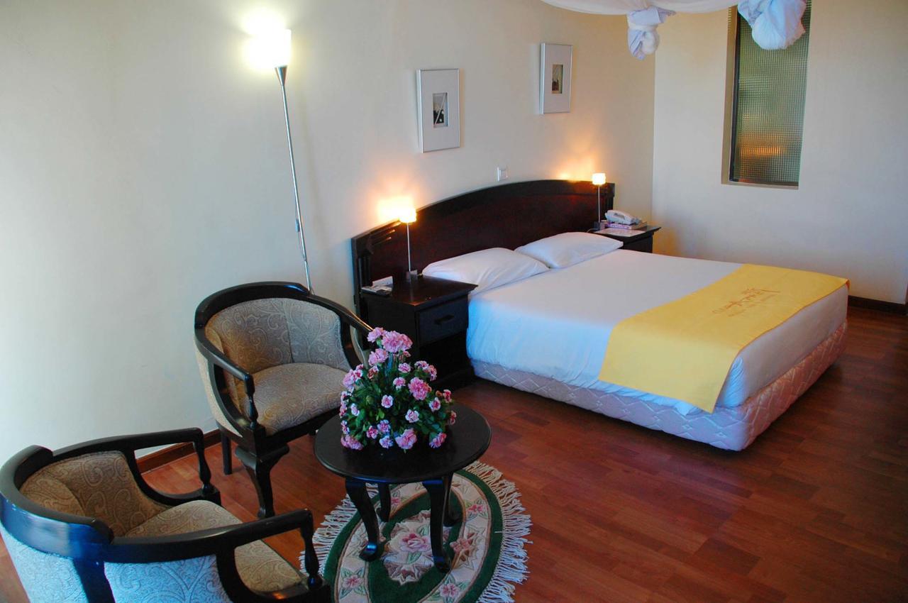 Giraffe Ocean View Hotel ดาร์เอสซาลาม ภายนอก รูปภาพ