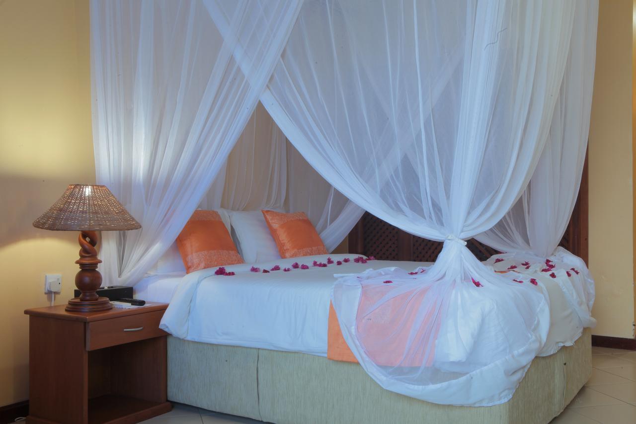 Giraffe Ocean View Hotel ดาร์เอสซาลาม ภายนอก รูปภาพ